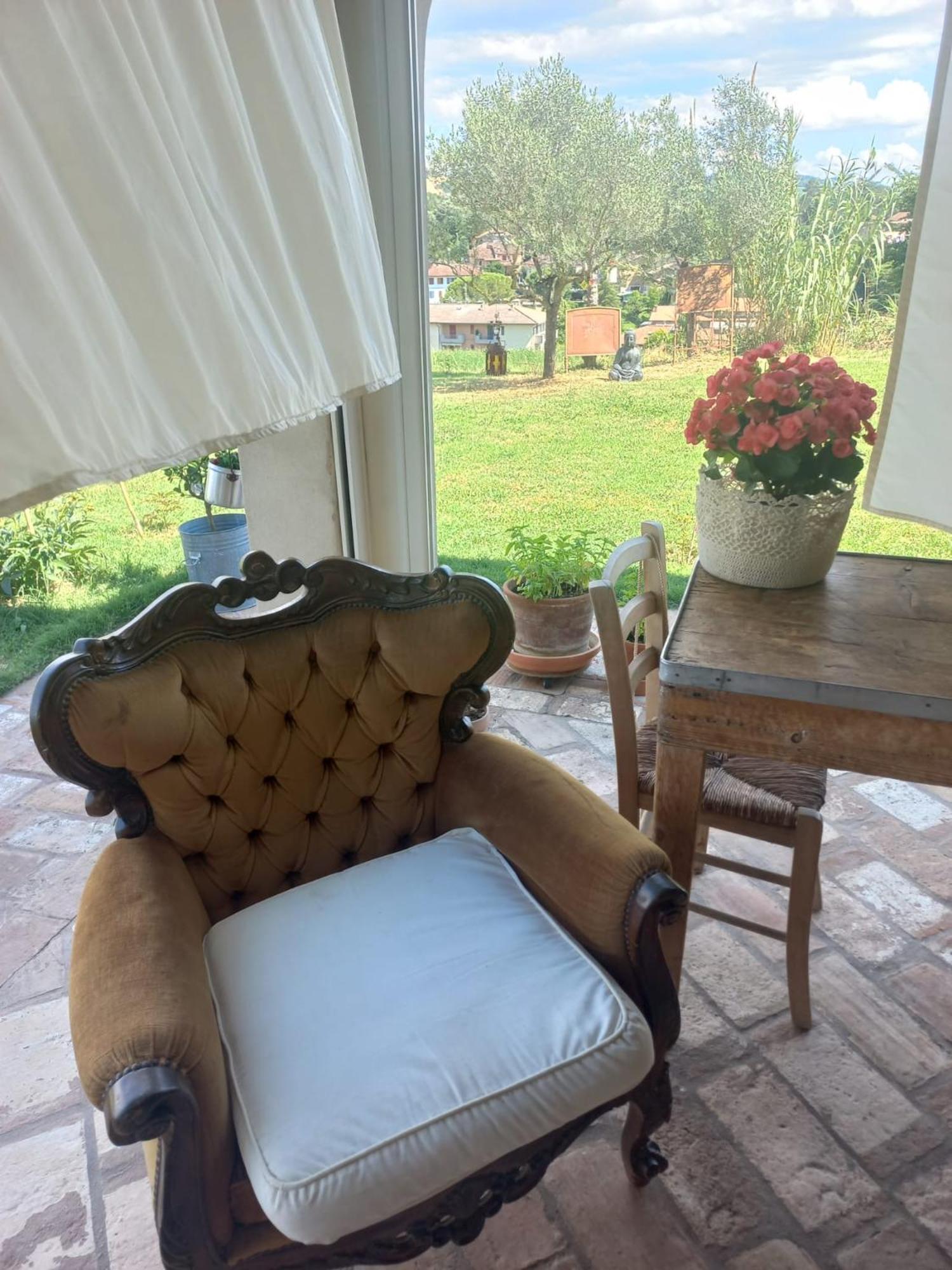 Beb Montefratta Bed and Breakfast Fratta Terme Exteriör bild