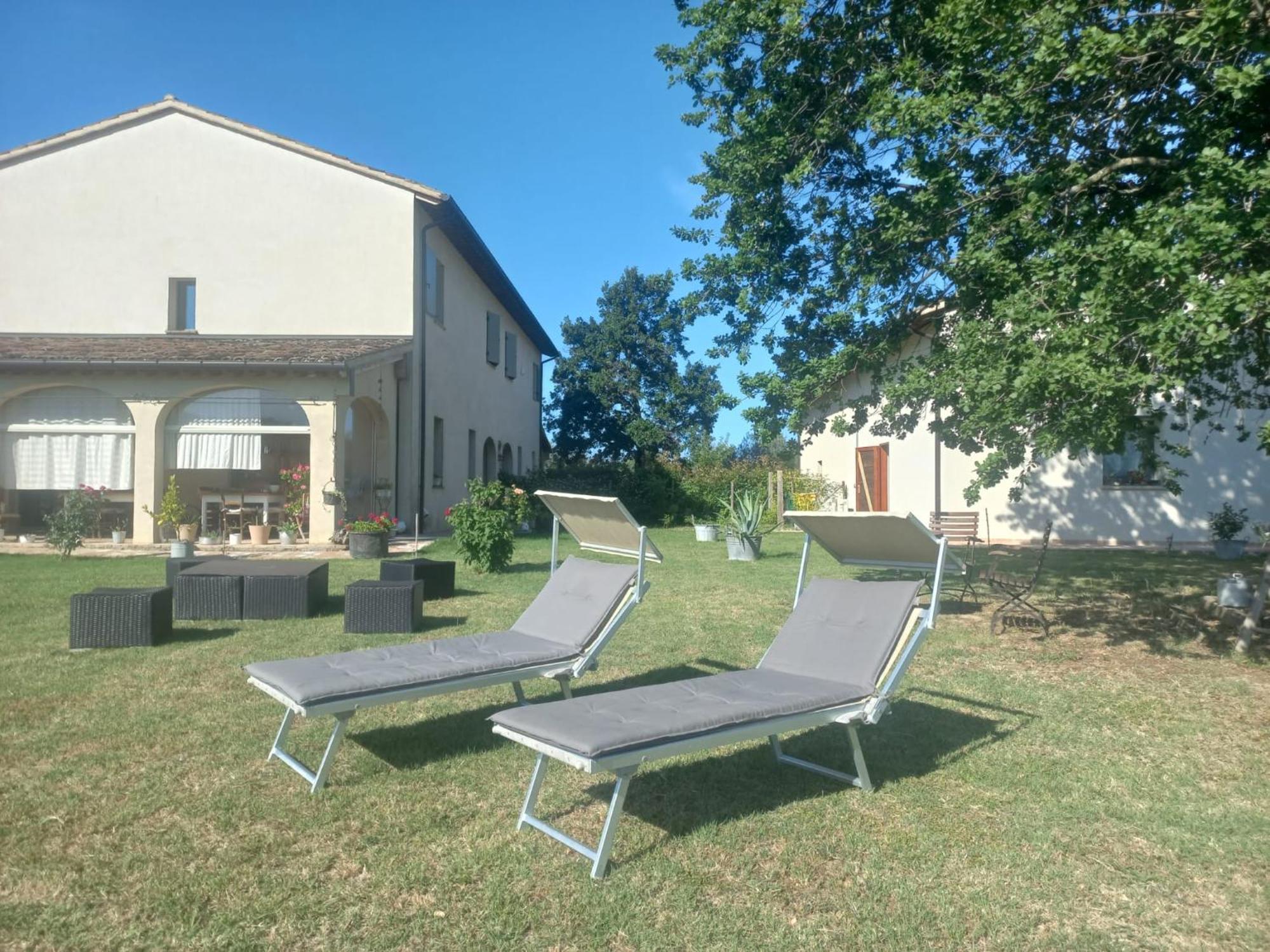 Beb Montefratta Bed and Breakfast Fratta Terme Exteriör bild